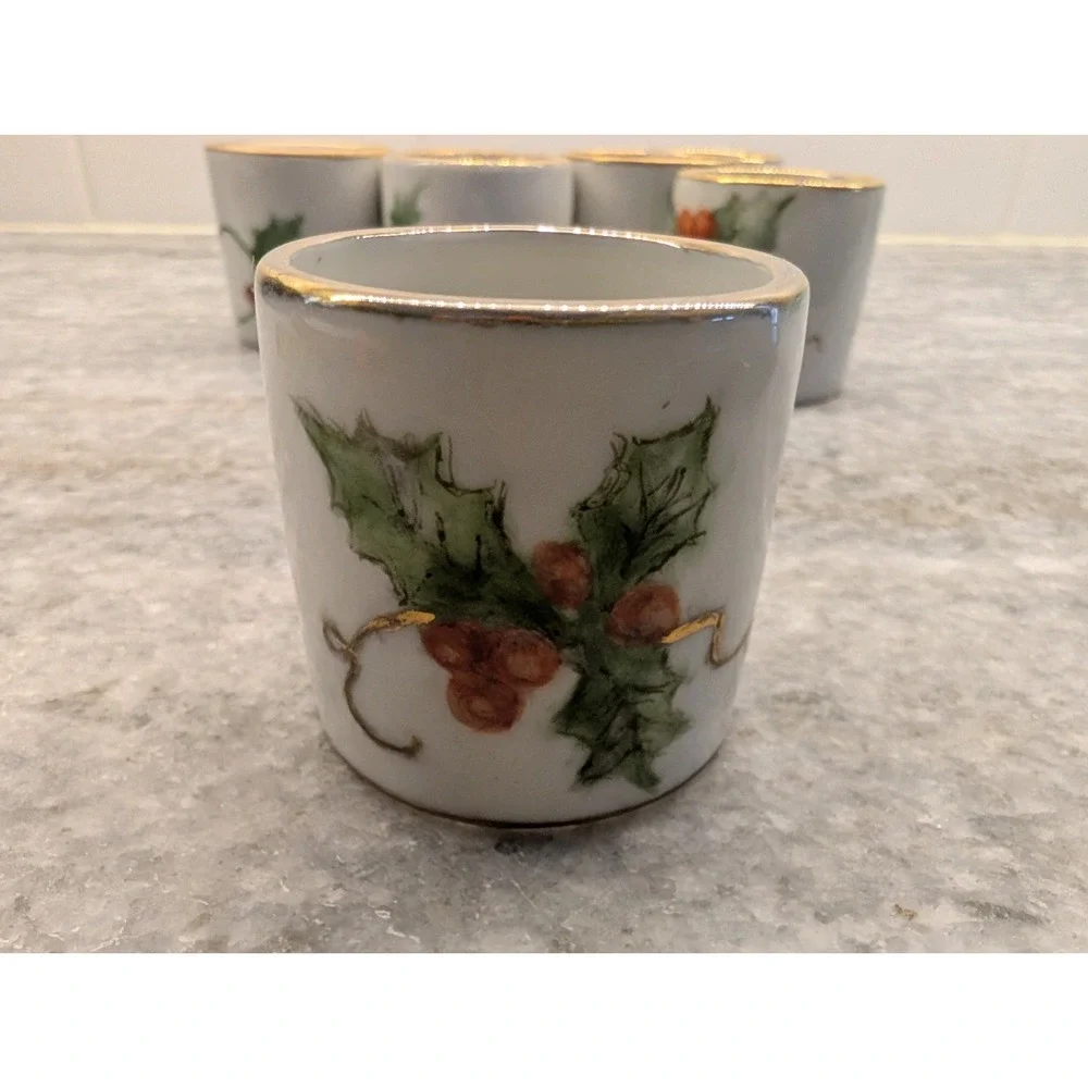 Vintage Christmas Napkin Rings Holly and Berries Gold Trimmed set of‎ 6